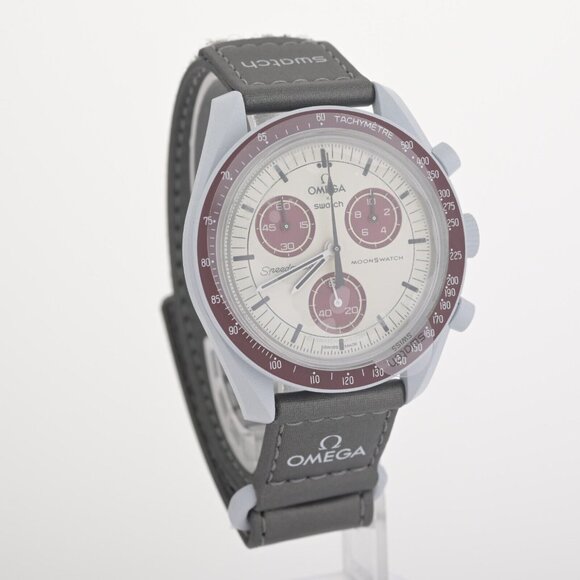 New Omega x Swatch Mission to Pluto Moonswatch Bioceramic Red Men's Watch + B&P - Picture 3 of 4